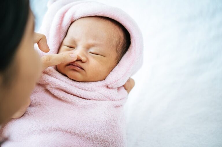 Top 10 Newborn Care Tips for First-Time Parents - Savera Child Clinic